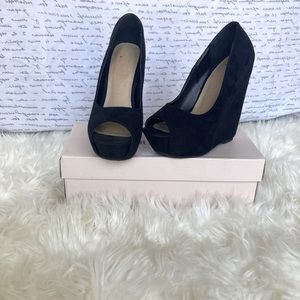 Black Wedges
